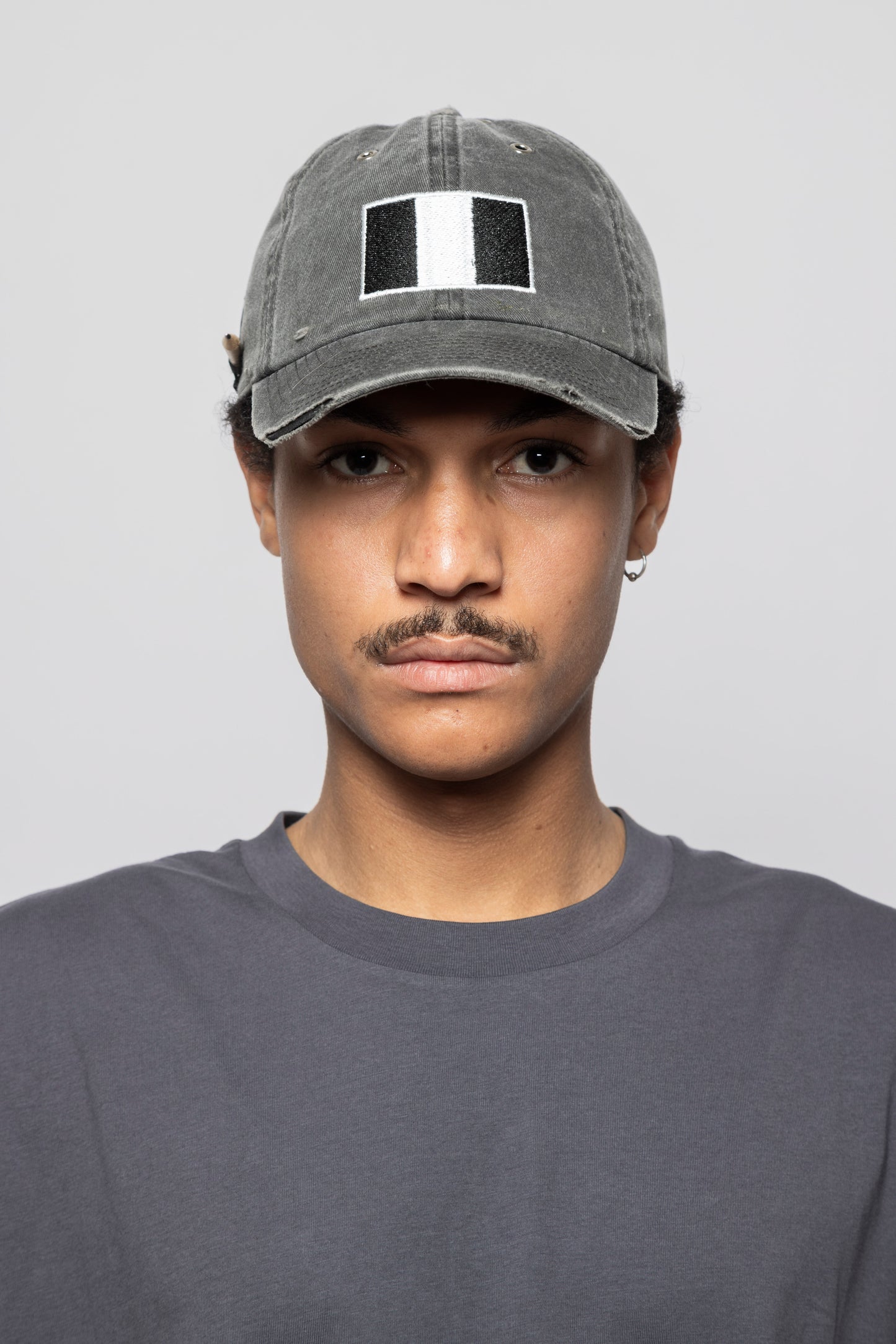 EYELETS FLAG HAT – WASHED BLACK
