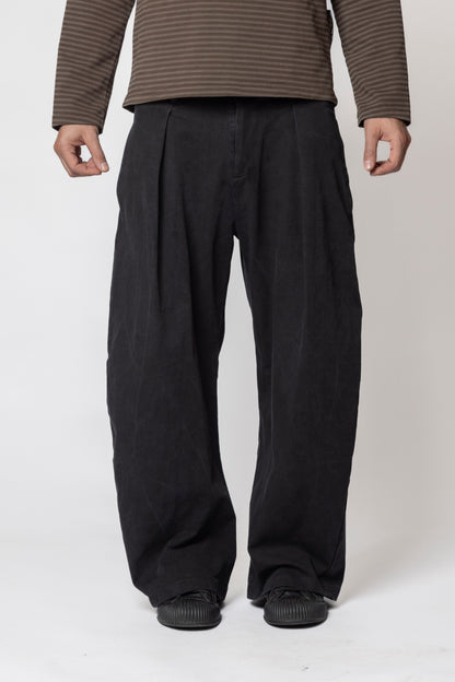 BANANA PLEATED PANT