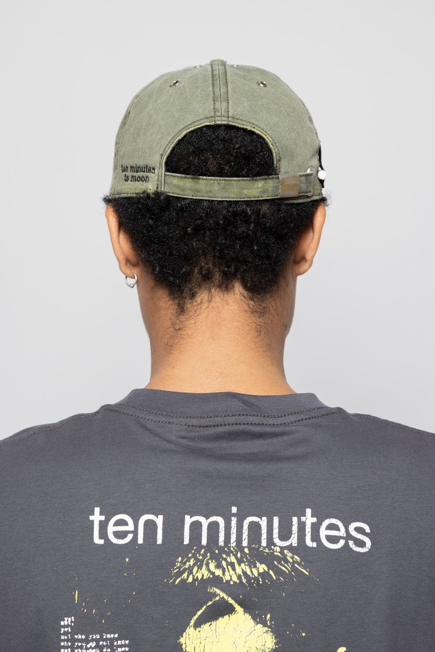 EYELETS FLAG HAT – WASHED OLIVE