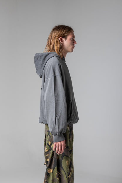 COLD-DYED CORPORATE HOODIE – GREY