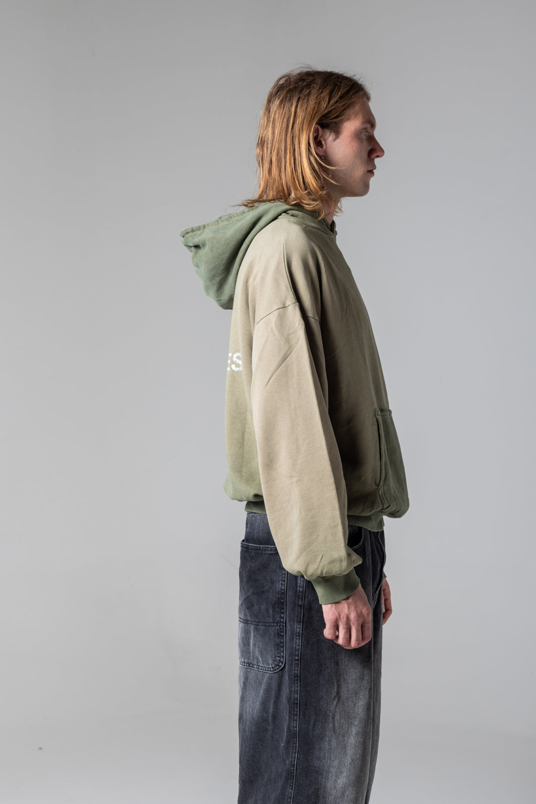 COLD-DYED CORPORATE HOODIE – GREEN