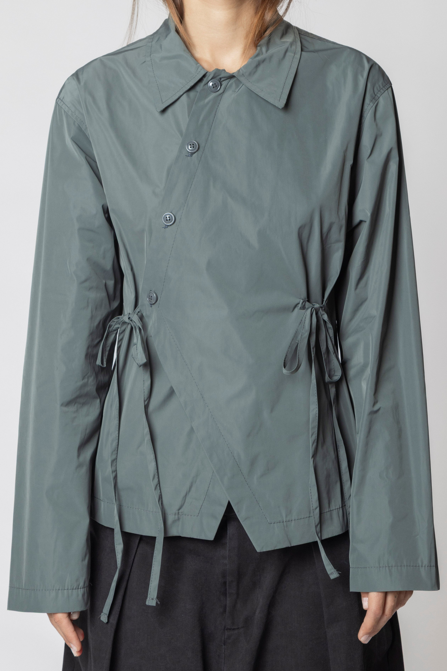 ASYMMETRIC NYLON LACES SHIRT