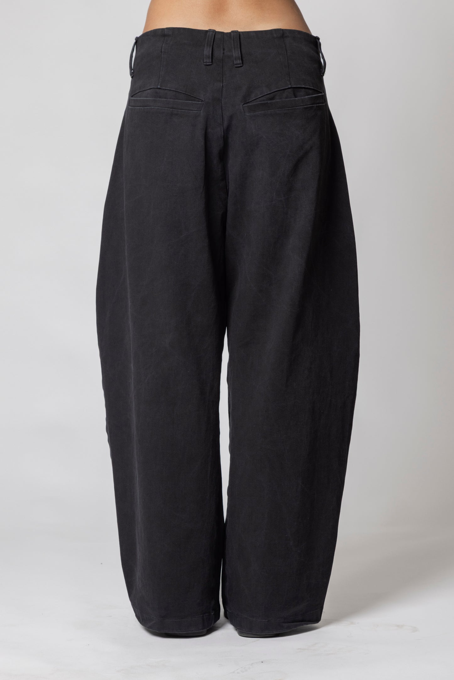 BANANA PLEATED PANT